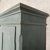 Klædeskab med bøjlestang Klædeskab med bøjlestang