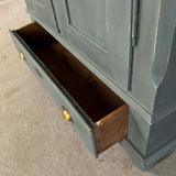 Klædeskab med bøjlestang Klædeskab med bøjlestang