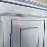 Klædeskab med bøjlestang Klædeskab med bøjlestang