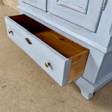 Klædeskab med bøjlestang Klædeskab med bøjlestang