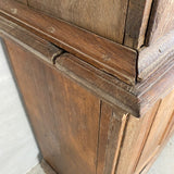 Barokskab/vitrine 2-delt barok vitrineskab egetræ close up samling venstre side