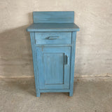 Sengebord Sengebord lyseblåt forfra