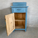 Sengebord Sengebord lyseblåt åbent skab