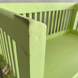 Bænk 91 cm Børnebænk limegrøn close up armlæn
