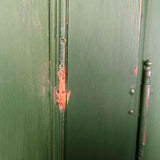 Klædeskab med bøjlestang