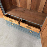 Klædeskab med bøjlestang