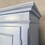 Klædeskab med bøjlestang