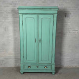 Klædeskab med bøjlestang