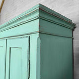 Klædeskab med bøjlestang