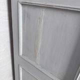 Klædeskab med bøjlestang og knager