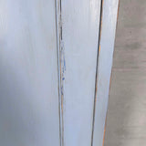 Klædeskab med bøjlestang