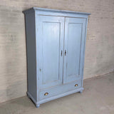 Klædeskab med bøjlestang