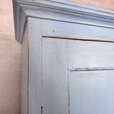 Klædeskab med bøjlestang