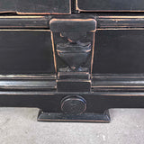 Klædeskab med hylder og bøjlestang