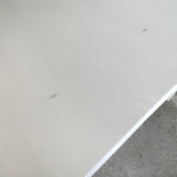 Lavt sofabord med skuffe hvid close up bordplade