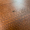 Plankebord mørkbejdset og sort close up bordplade
